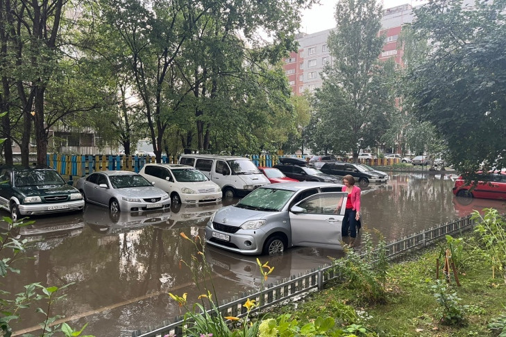 Умеренные осадки и неработающие ливневки – метеорологи объяснили воскресный потоп в Новосибирске