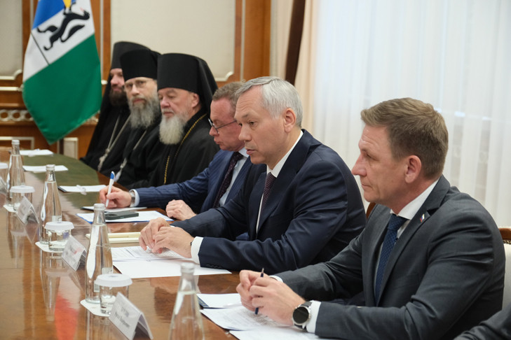 Сохранение традиционных российских ценностей обсудили в Новосибирске