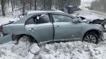 Двое взрослых и ребенок погибли в ДТП с грузовиком под Новосибирском
