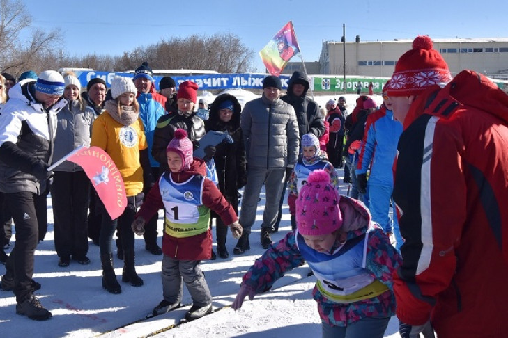 Губернатор дал старт маленьким спортсменам на празднике «Лыжня зовет!»