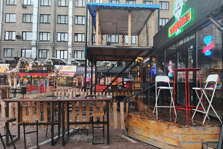 Шуметь после десяти запретили в «Гастродворике» на Ленина в Новосибирске