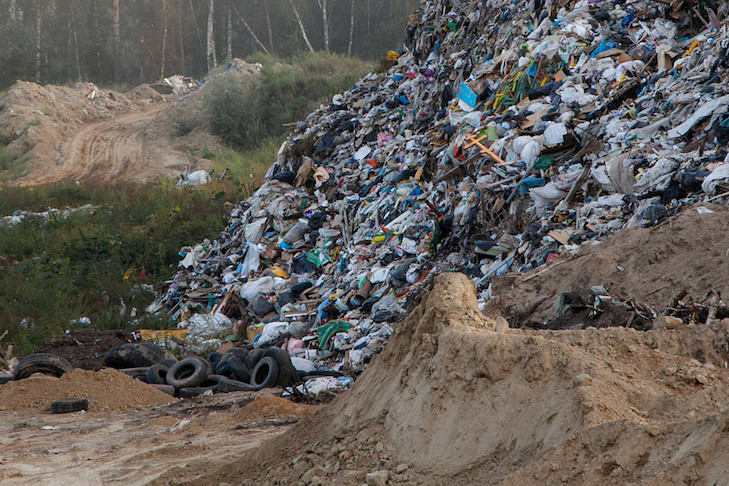 Постановления о новых условиях мусорной концессии подписал Андрей Травников