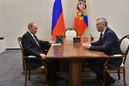 Путин отметил успехи Новосибирской области на встрече с Травниковым