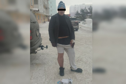 Фанату «Сибири» с трусами на штанах вызвали санитаров в Новосибирске