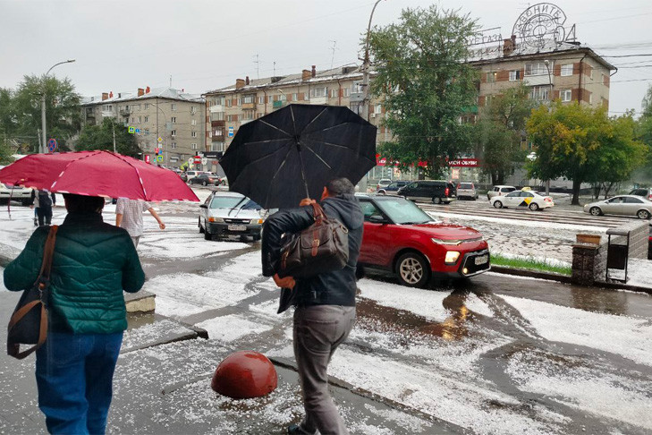 Ливень с крупным градом обрушился на Новосибирск 4 сентября