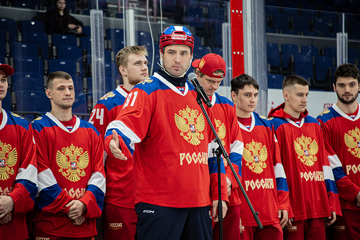 Кубок Первого канала-2025 по хоккею начался в Новосибирске 10 декабря