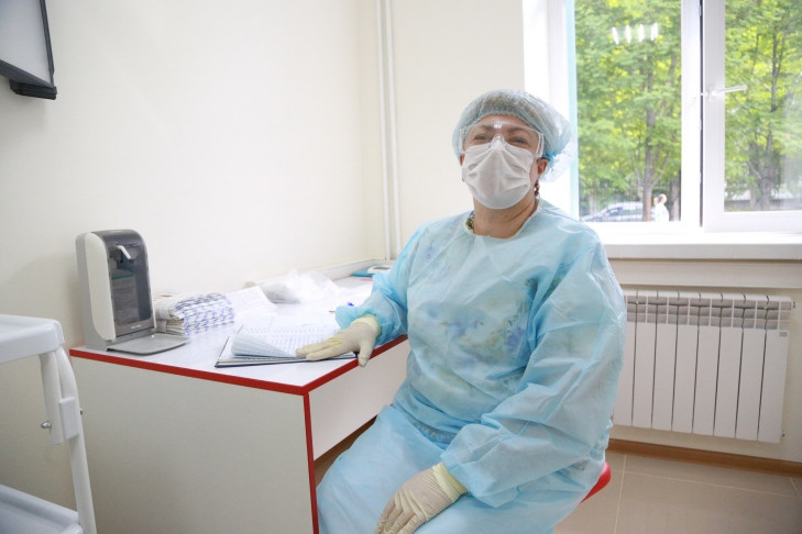 О массовой выписке ковид-пациентов в Новосибирске рассказал министр Хальзов