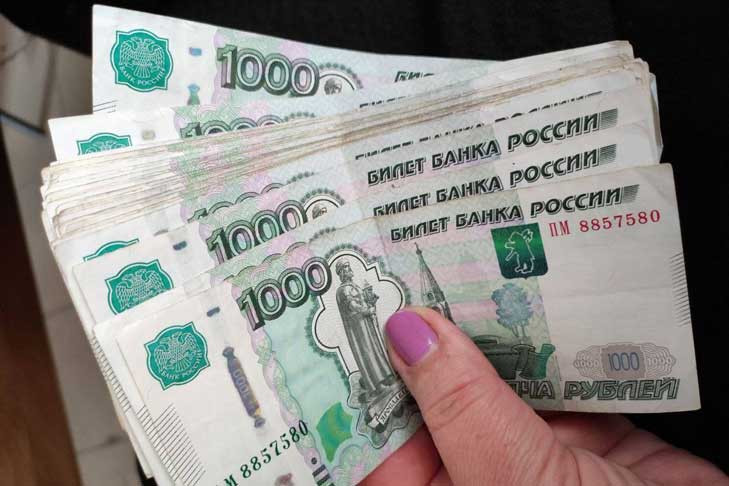 Путин поднял МРОТ в России до 16 242 рублей – на что это повлияет