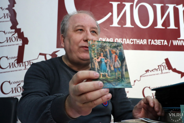 «Я не отправляю гифки»: коллекционер из Новосибирска о прошлом и будущем почтовой открытки