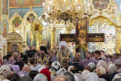 В Новосибирске встретили чудотворный Годеновский крест