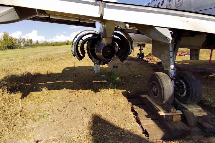 Взлет с поля рассматривают для эвакуации самолета рейса U6-1383 Сочи-Омск