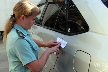 Лихач разбил одну машину и лишился второй для оплаты 54 штрафов