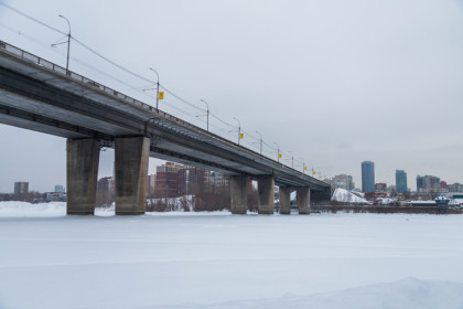 Реверсивное движение введут на Димитровском мосту Новосибирска