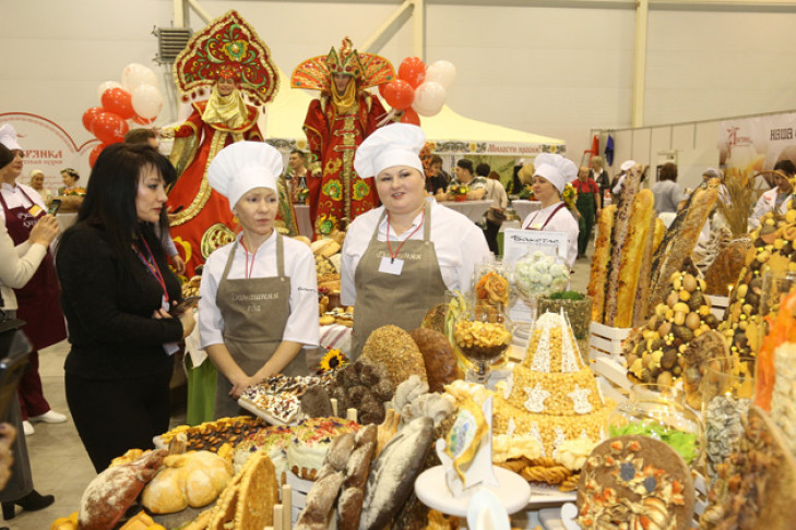Чем кормить гостей МЧМ-2023, задумались новосибирцы на торговом форуме