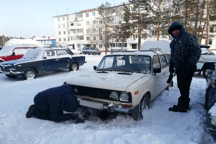 Лютые морозы в Новосибирске: спрос на отогрев автомобилей вырос в разы