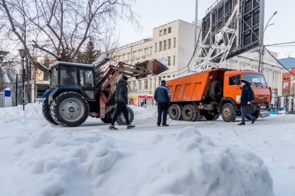 Снег и лёд 10-12 января готовятся убирать в непогоду дорожные службы Новосибирска