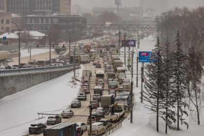 ГАИ предупредила новосибирцев об опасности на дорогах 9 ноября