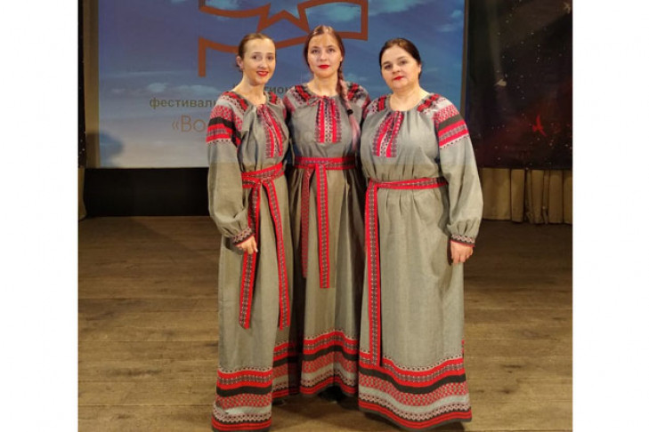 В продюсерском центре запишется трио «Калинушка» из Новоцелинного