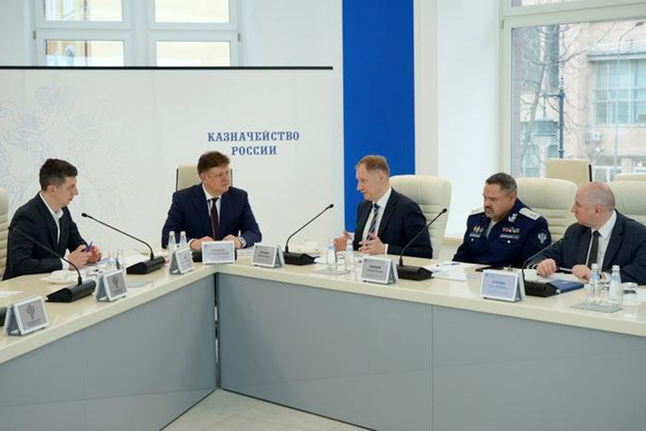 Состоялась рабочая встреча полпреда и руководителя Федерального казначейства