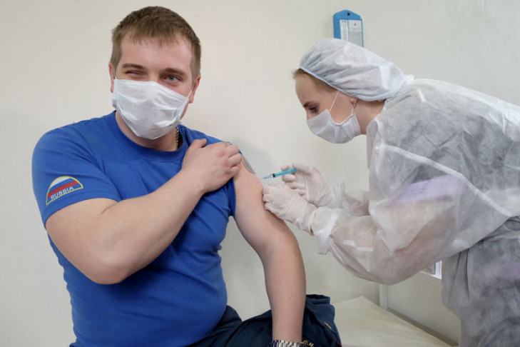 Темпы вакцинации от коронавируса выросли в регионе: 10 тысяч новосибирцев ежедневно