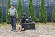 В Новосибирске инвалиды по зрению надеются на выплаты на корм для собак-поводырей