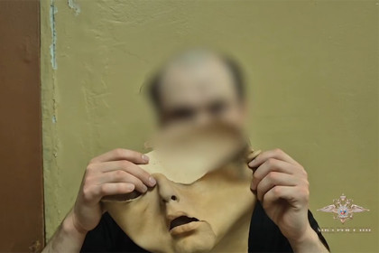 Серийный грабитель с накладным лицом пойман в Новосибирске