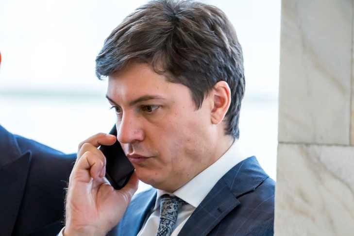 За клевету на депутата Госдумы начали судить вице-мэра Новосибирска Артема Скатова