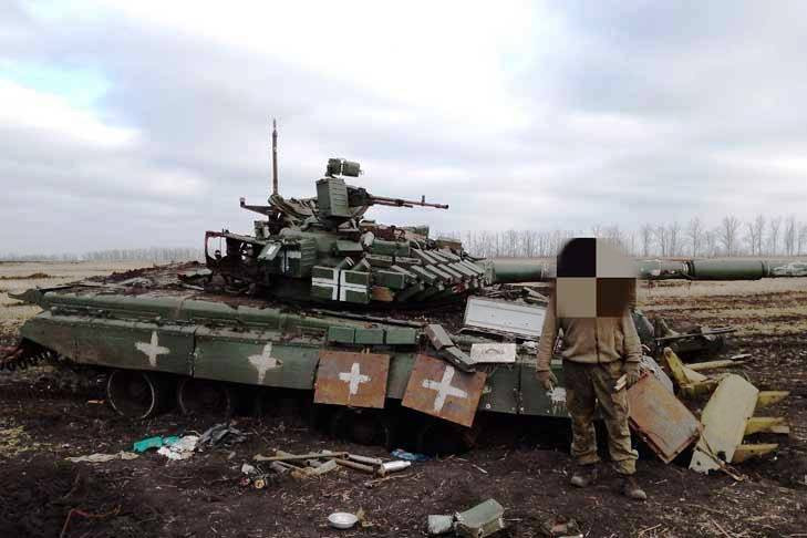 Искитимец с позывным «Бурят» показал трофейный танк Т-80