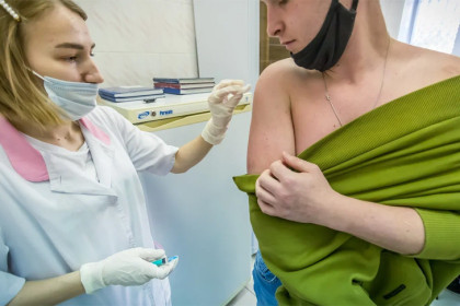 Более полумиллиона жителей Новосибирской области привили от гриппа
