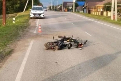 Под Новосибирском мужчина насмерть разбился на электромопеде