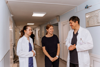 Врачи Новосибирска избавили девушку от синдрома Щелкунчика