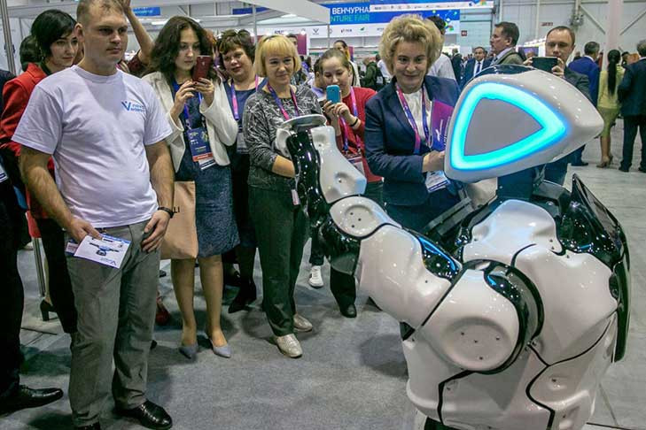 Робот Николай стал социальным чат-ботом