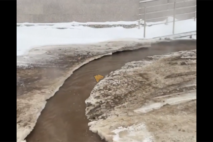 Коммунальный прорыв произошел на Сакко и Ванцетти в Новосибирске