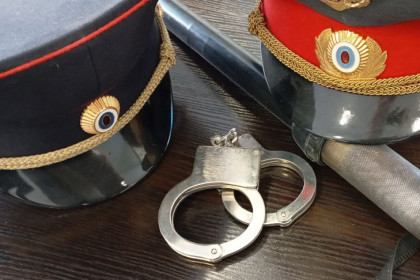 Суд приговорил к 11 годам зоны майора полиции за наркоту в Новосибирске