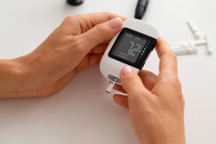 Определять уровень сахара в крови без прокола кожи научились в Новосибирске