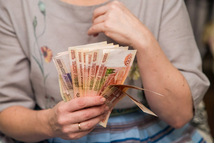 Юная воровка два месяца обносила кассу магазина в Новосибирске