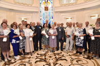 Андрей Травников наградил семьи со стажем медалями «За любовь и верность»