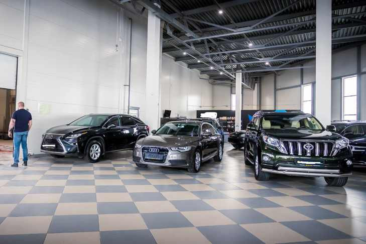 За год средняя цена автомобилей на вторичном рынке в Новосибирской снизились на 25%