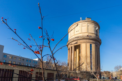 Призрак сантехника: история легендарной Башни в Новосибирске