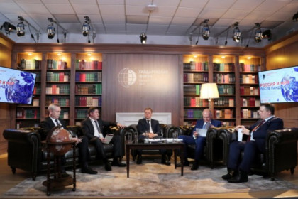 О бюджете развития региона на Гайдаровском форуме рассказал губернатор