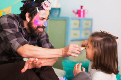 Сфера искусства и развлечений показала самый высокий рост зарплатных предложений по итогам 2025 года в Новосибирской области