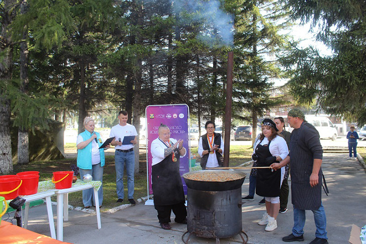Рекорд приготовленной суворовской каши установлен в Искитимском районе