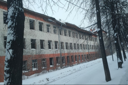 Особый режим введут в Новосибирске из-за опасной казармы минобороны