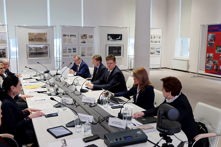 Современный облик научных центров обсудили в Новосибирске