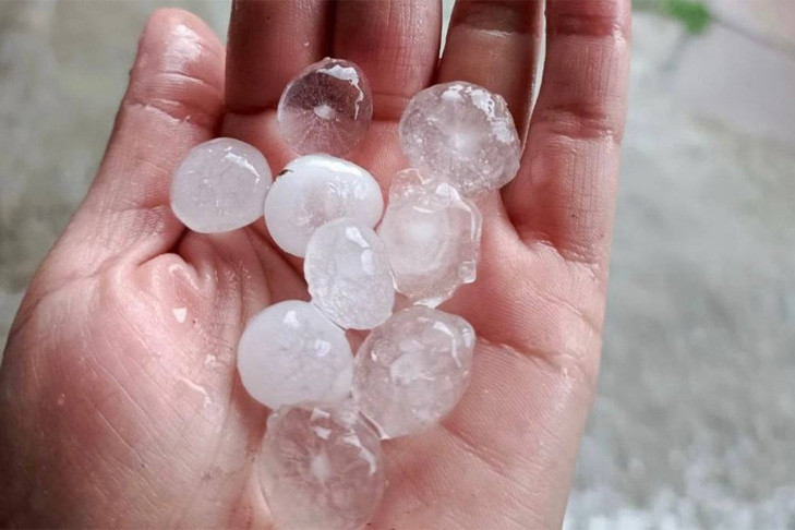 Коллапс на Первомайке: ливень парализовал въезд в район