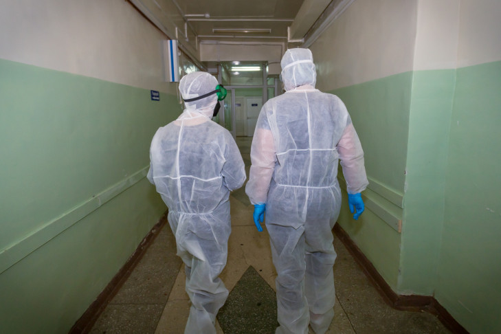 Хирургов новосибирской больницы обвинили в приписках и подделке медицинских документов
