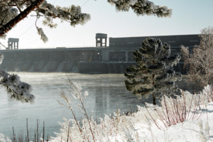 Новосибирская ГЭС увеличивает сброс воды