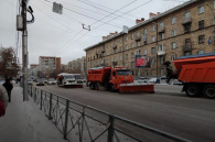 После снегопадов в Новосибирске будут перекрывать улицы и складировать на них снег