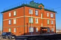 Более 100 домов для детей-сирот и бюджетников построили в Новосибирской области