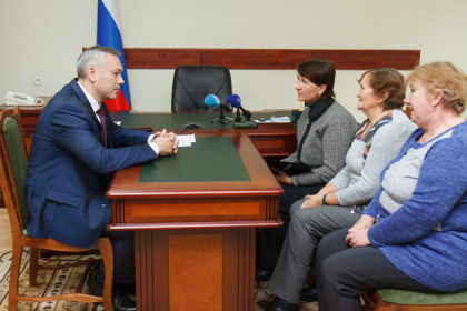Кто обращается к губернатору Андрею Травникову на личном приеме